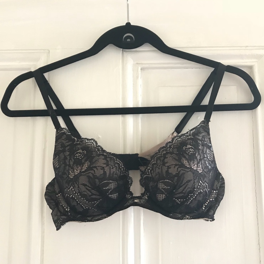 Victoria’s Secret “”Fabulous” Black lace bra
